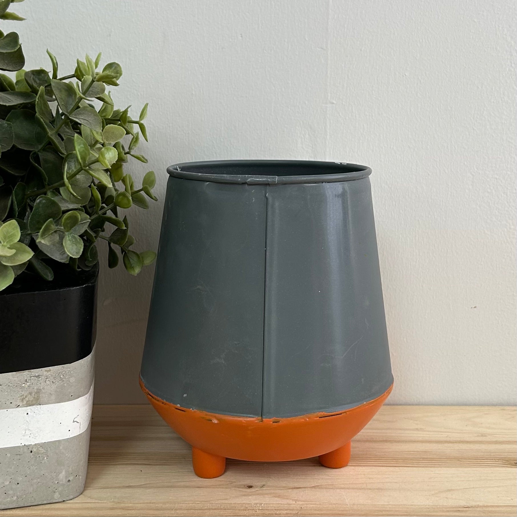 Metal Embossed Sunflower Planter