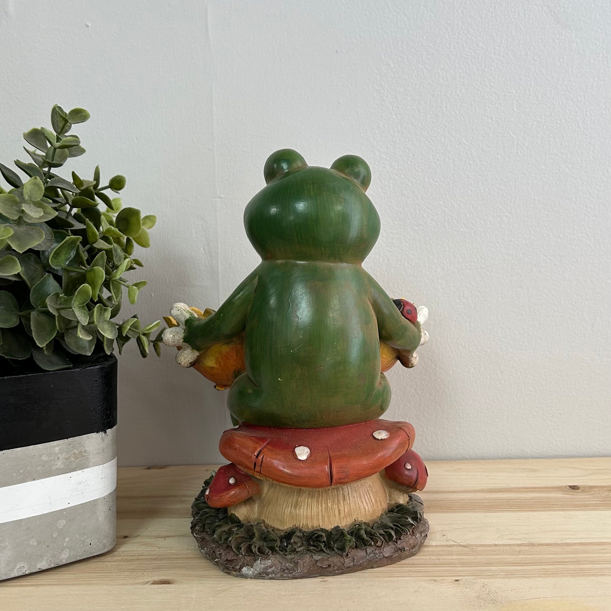 Frog Bird Feeder
