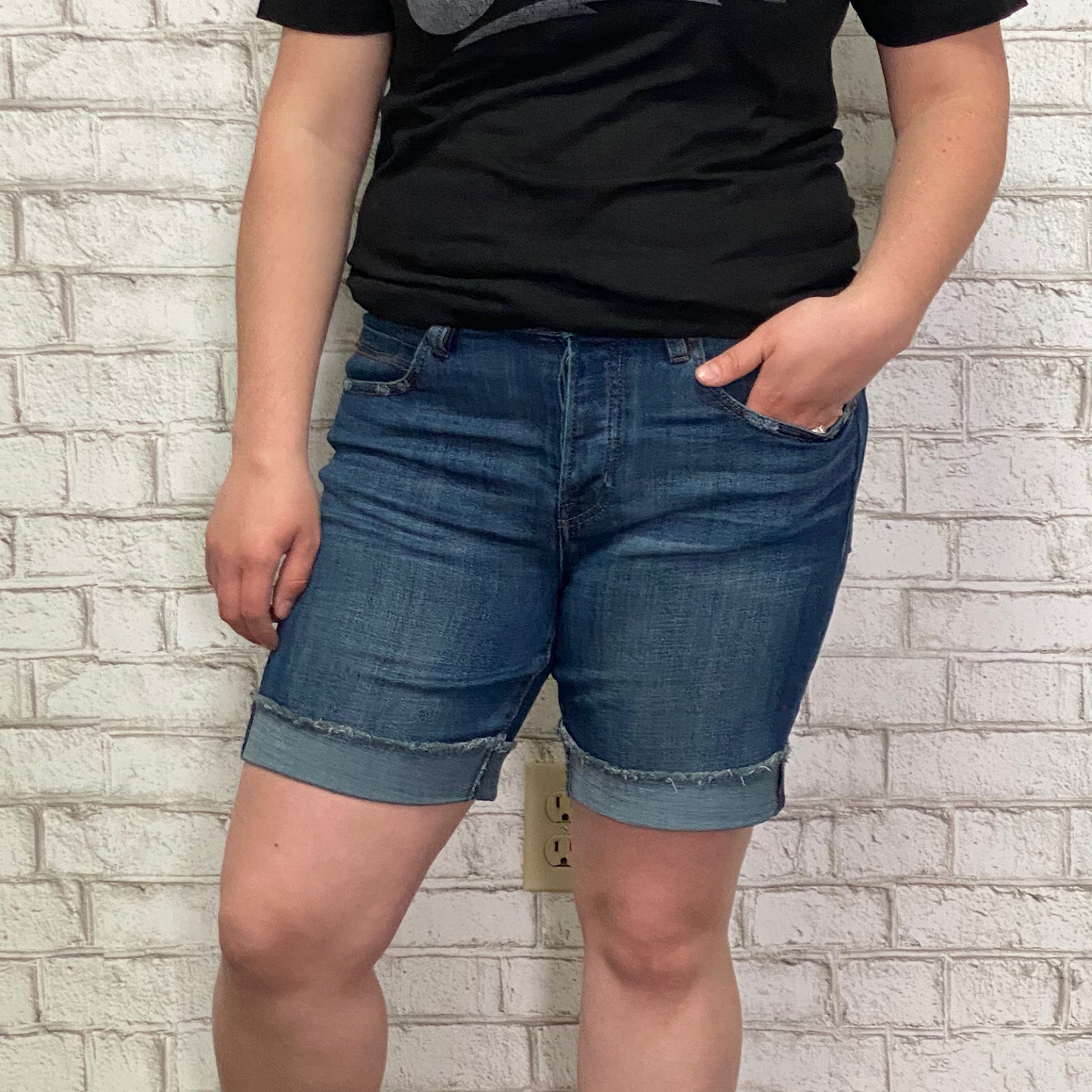 Keeper Boyfriend Shorts with Fray Cuff
