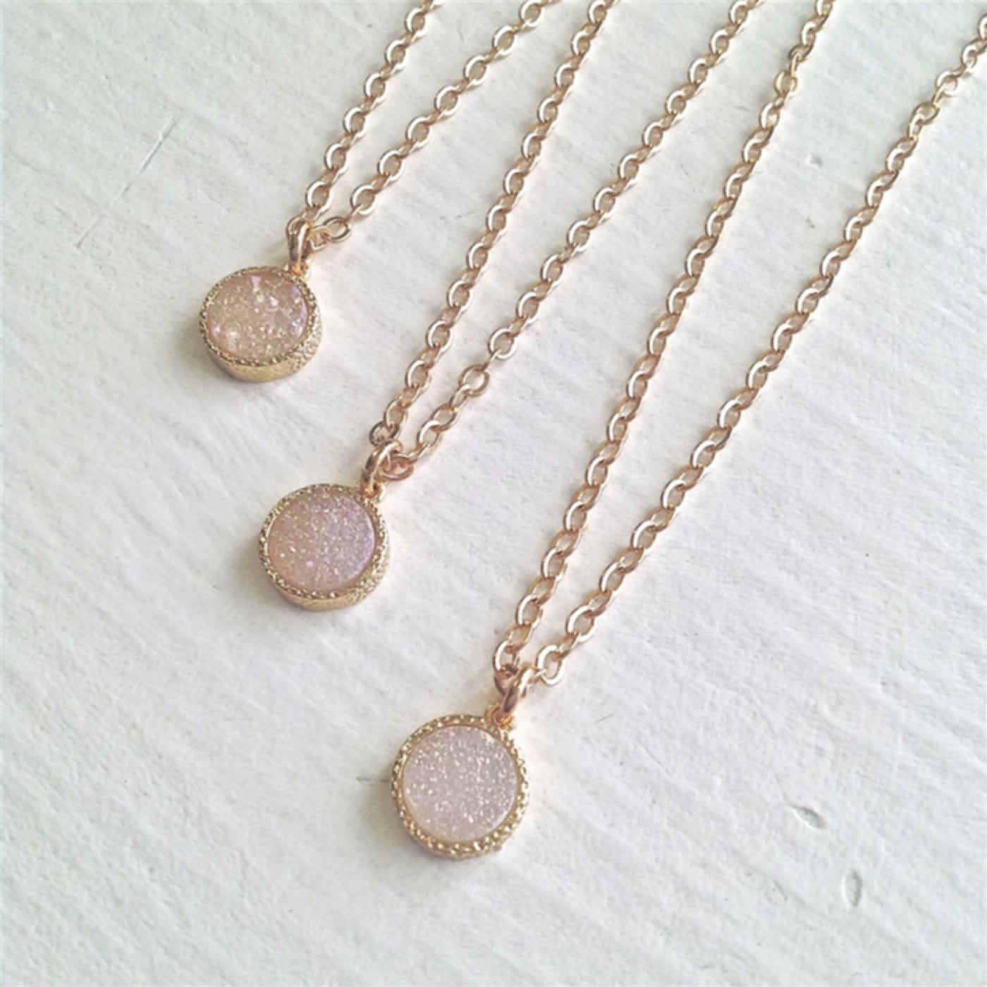 "Tenerife" Druzy Pendant Necklace in Shimmer Crystal White (Reflective Colours)*