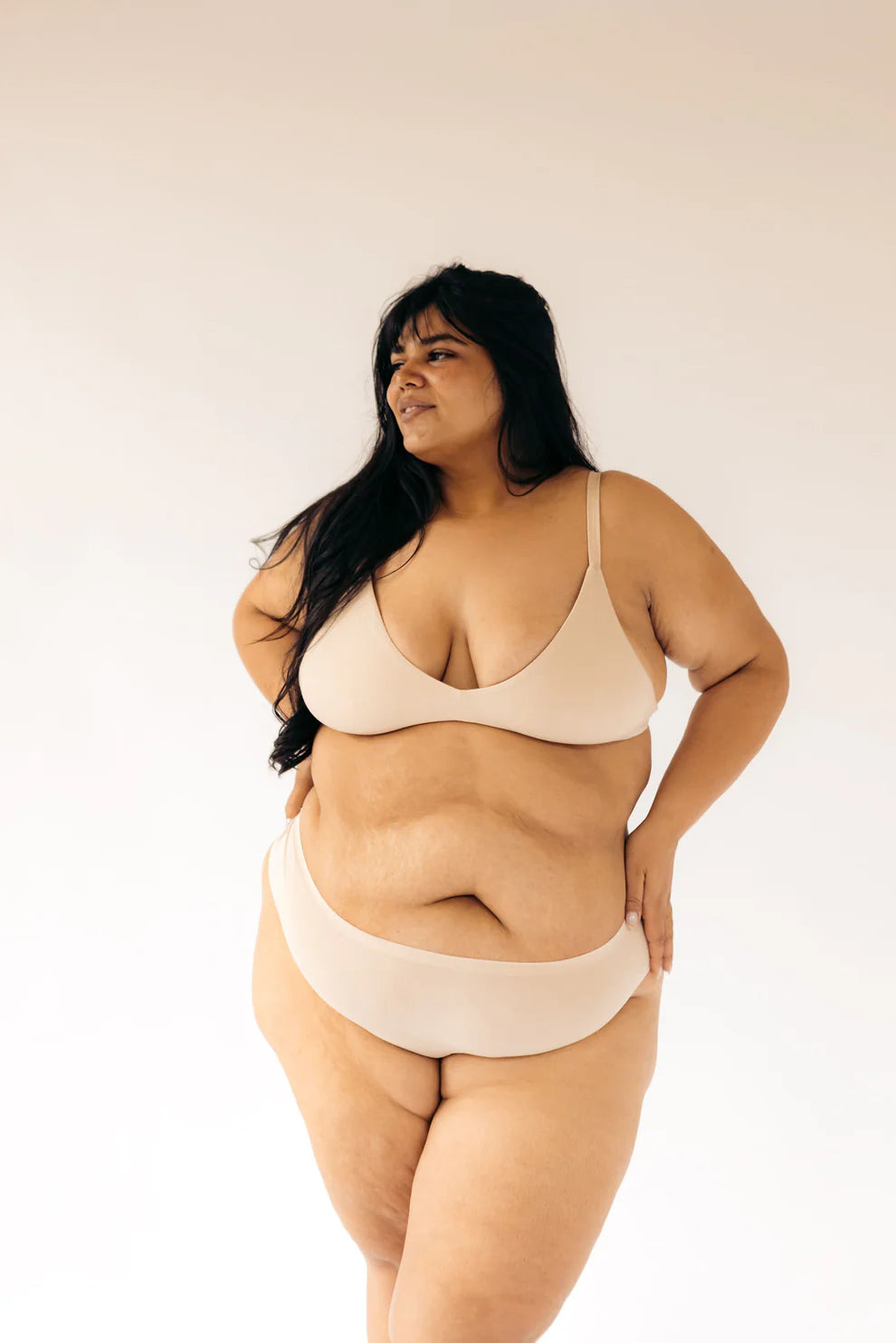 Seamless Low-Mid Thong - Beige