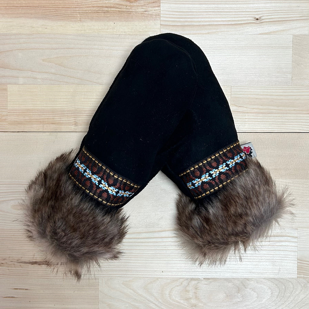 Hides in Hand Fur & Braid Deer Suede Mitt