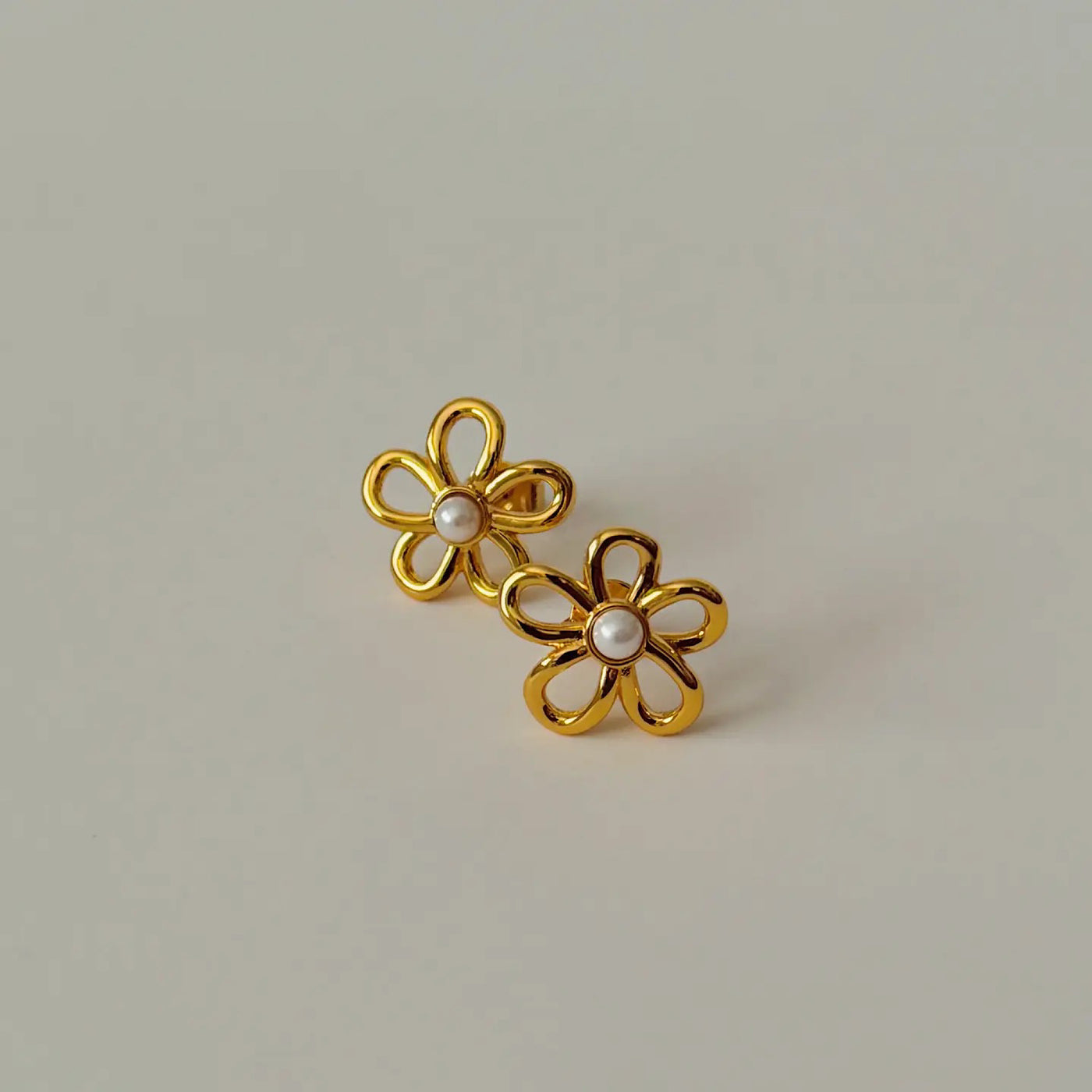 Arya Daisy Studs