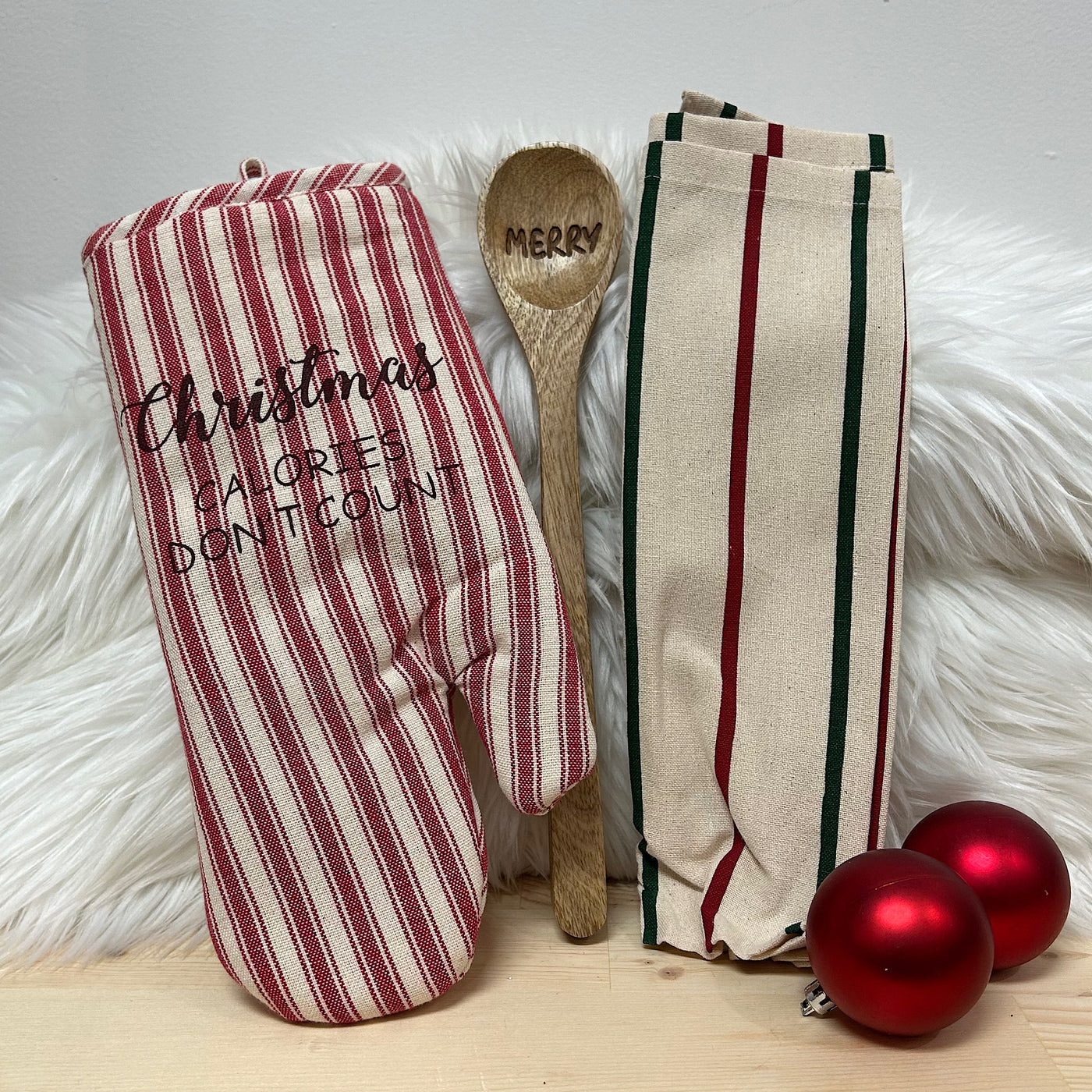 Oven Mitt, Towel & Spoon Gift Set