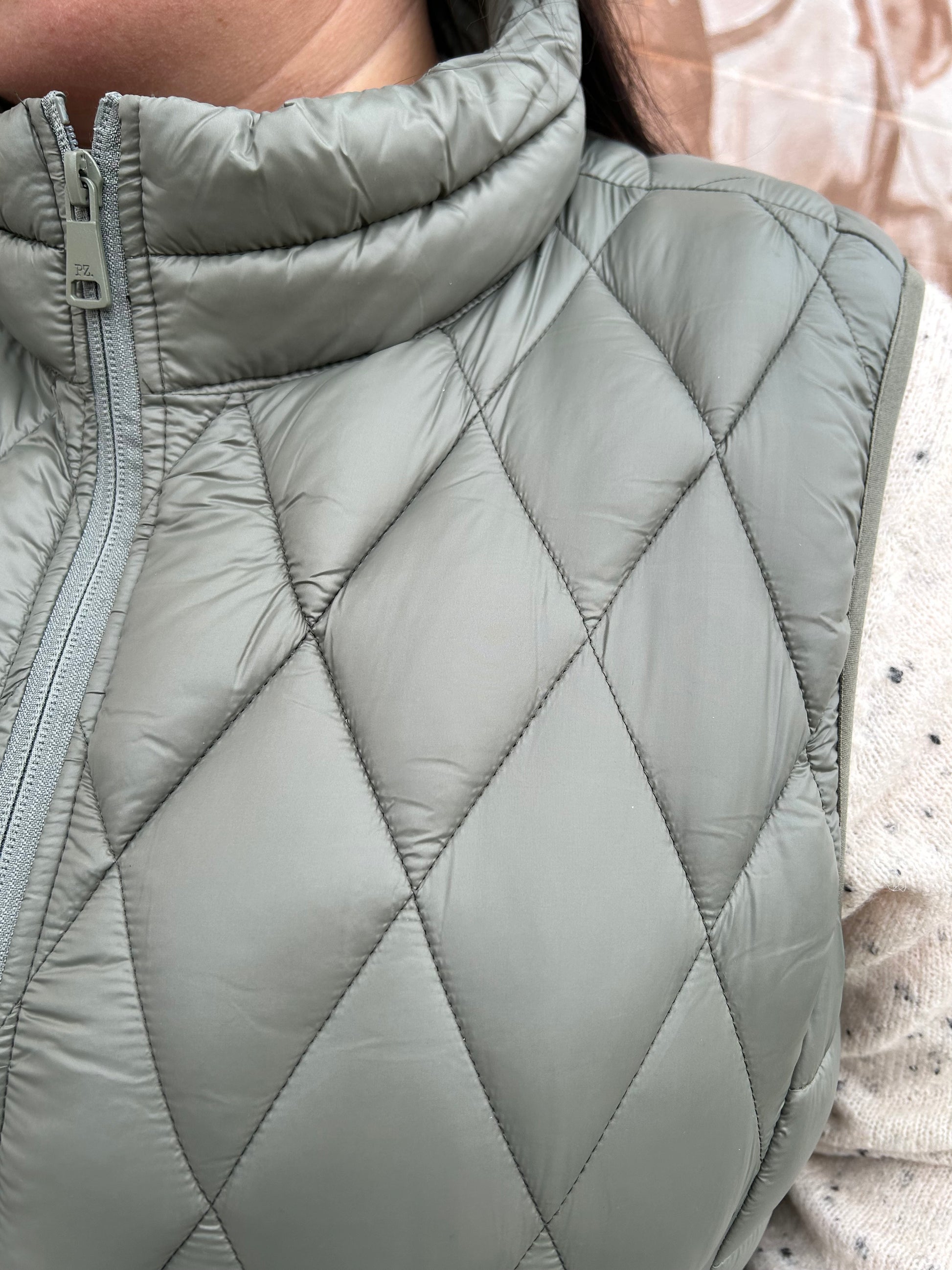 Oakville Vest-Leaf