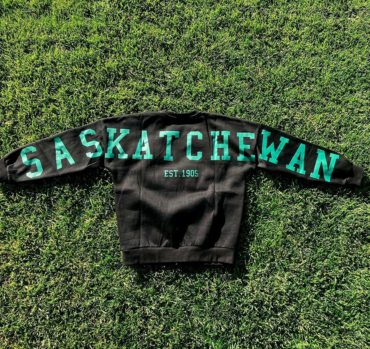 Saskatchewan Back Unisex Crewneck-Black